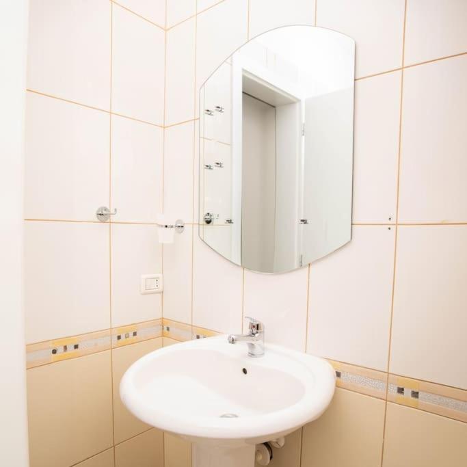 Suprem Apartment تيرانا المظهر الخارجي الصورة